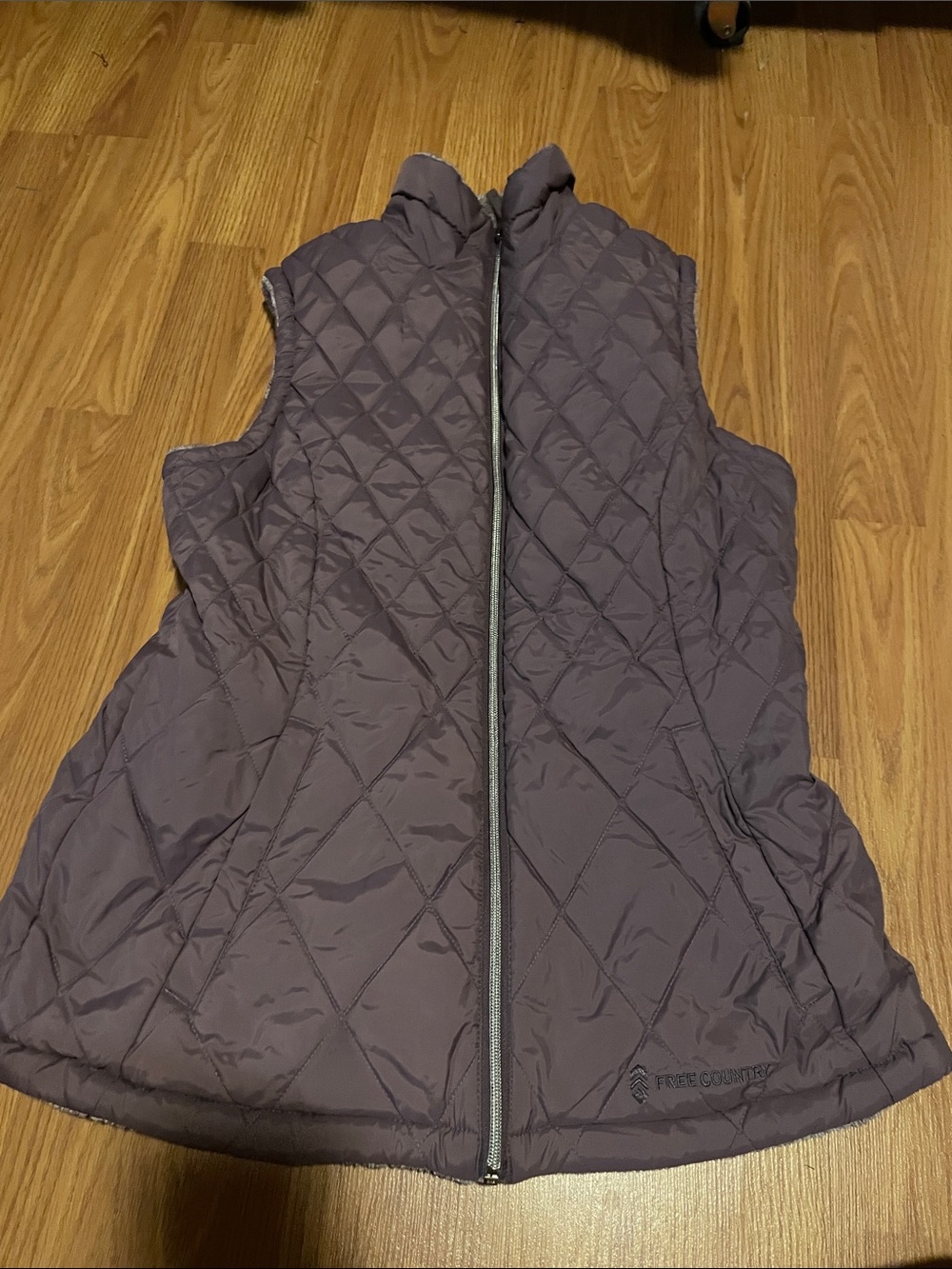Free Country Quilted Sleeveless Vest in Plum